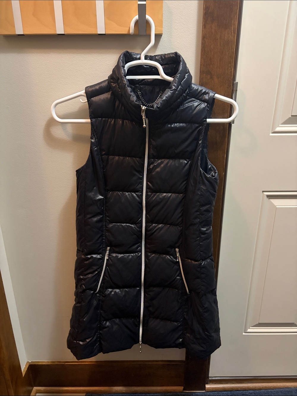 Sleeveless Black Quilted Puffer Vest with Stand Collar